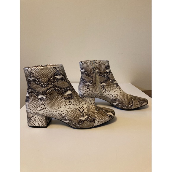 Zara Trafaluc cap toe faux snakeskin bootie size US 6.5 - Picture 4 of 10